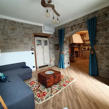 別荘 Casa Virginia Nel Borgo リエルナ