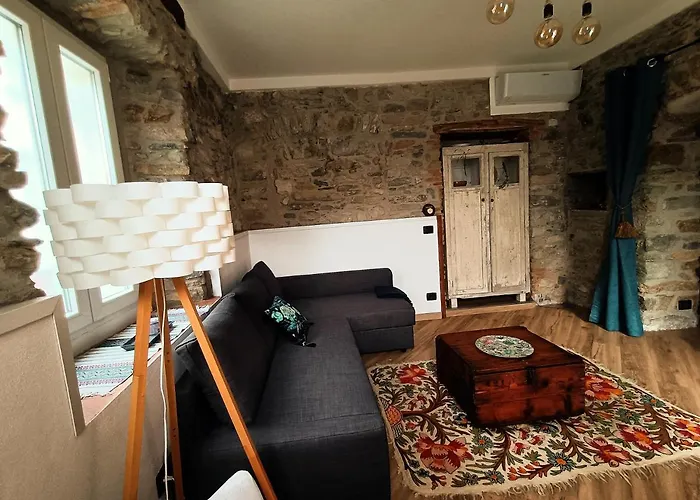Casa Virginia Nel Borgo リエルナ